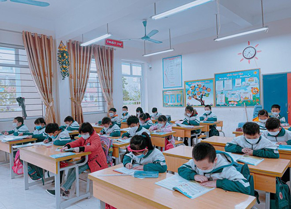 Học sinh tiểu học và lớp 6 tại Hà Nội được đi học trở lại từ 6/4