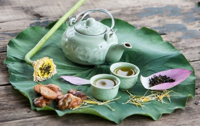 Bác sĩ y học cổ truyền chia sẻ 10 công dụng tốt cho sức khoẻ của trà lá sen