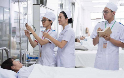Điểm chuẩn ngành Y Dược 2025: Hé lộ mức chênh lệch rõ rệt
