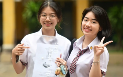 Tuyển sinh đại học 2025: Điểm sàn khối D01 dự báo sẽ giảm