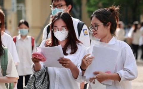 Tuyển sinh đại học 2025: Thí sinh cân nhắc chạy theo ngành “hot”
