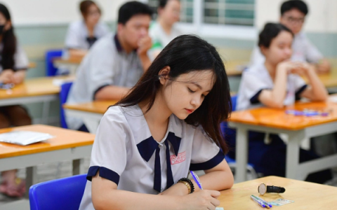 Kỳ thi tốt nghiệp THPT 2025: Đề thi khổ A3, tăng thời gian nghỉ giữa các môn