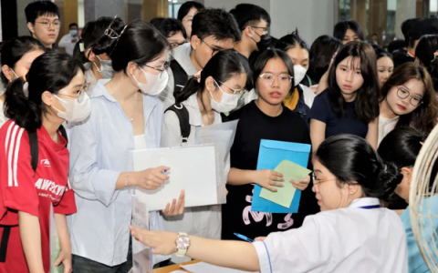 Hướng dẫn quy đổi điểm trong tuyển sinh đại học 2025: Đảm bảo công bằng giữa các phương thức xét tuyển