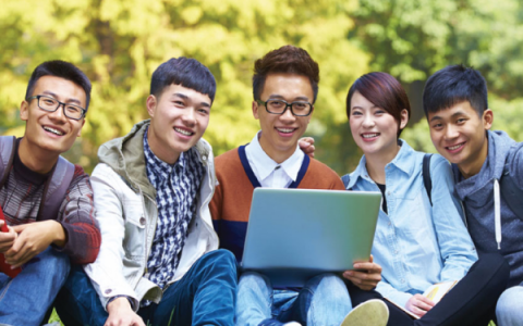 Dự báo điểm chuẩn đại học 2025: Liệu có giảm sâu chưa từng có?