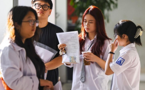 Xét tuyển đại học 2025: Nộp lệ phí trực tuyến theo tỉnh, tránh quá tải