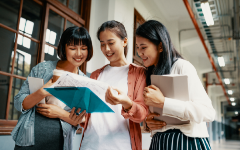Chứng chỉ IELTS trở thành xu hướng lớn trong tuyển sinh đại học khối kinh tế