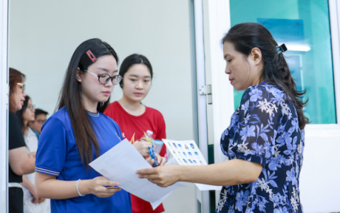 Đại học Ngoại thương công bố điểm sàn 2025: Mở rộng tổ hợp, tăng cơ hội đỗ
