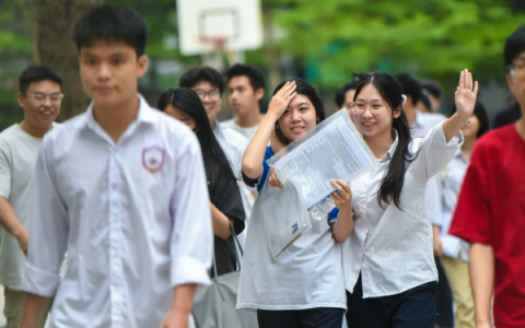 Điểm chuẩn khối ngành kinh tế năm 2025: Có thực sự “dễ thở”?