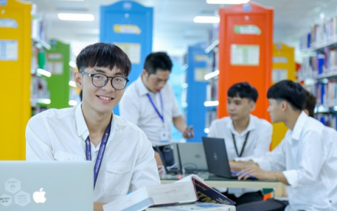Học phí Đại học ngành Công nghệ thông tin năm 2025