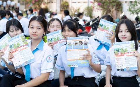 Thí sinh ảo tăng mạnh, điểm chuẩn 2025 của các trường đại học vẫn “mịt mù”