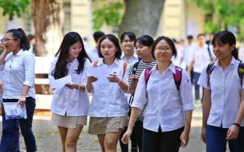 4 trường THPT chuyên tại Hà Nội công bố điểm chuẩn đầu vào.